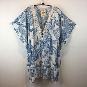 Z & L blue and white print with open weave trim. Large. NWT